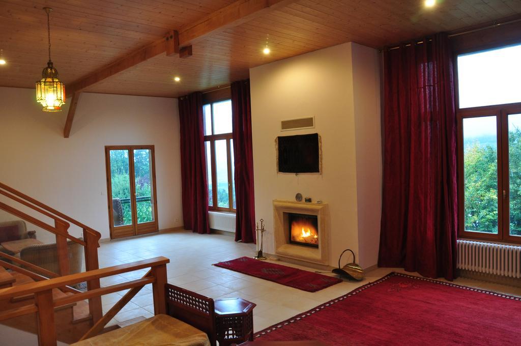 绿色小屋旅馆 Villard-sur-Boege 外观 照片